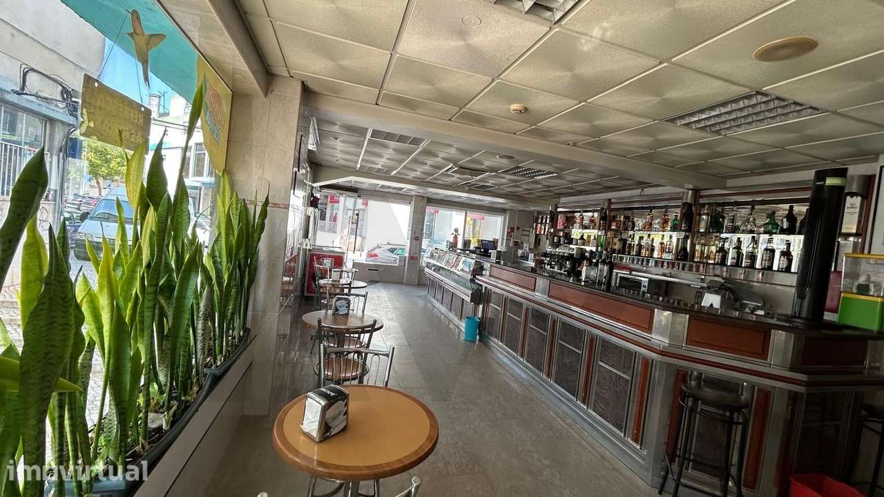 Loja / Restaurante para Arrendamento em Odivelas – Excelente Visibilid - Grande imagem: 4/13