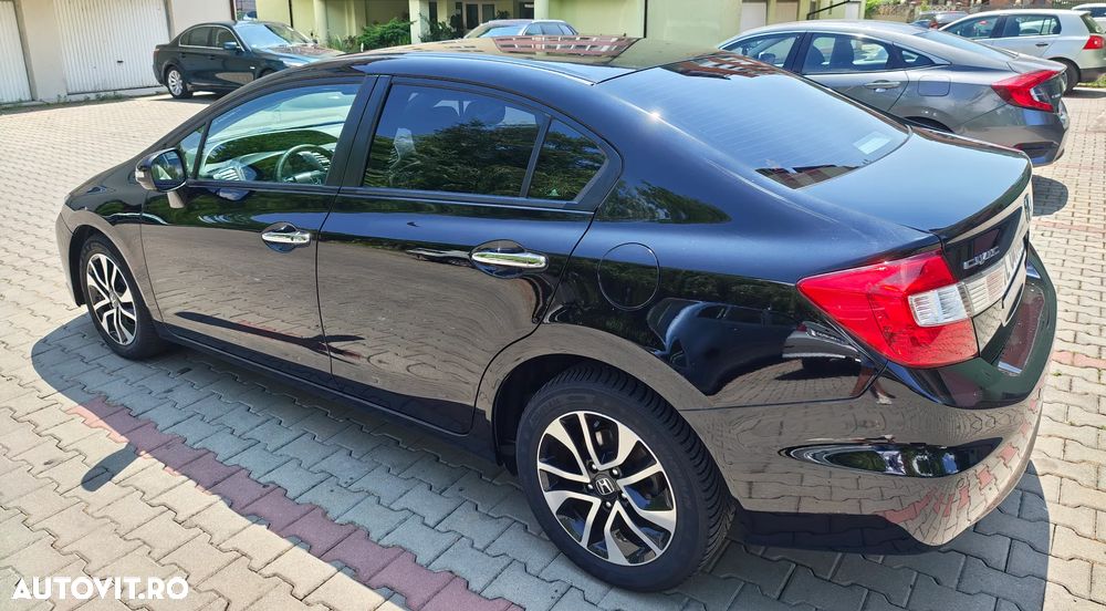 Honda Civic 1.8 MT ES - 3