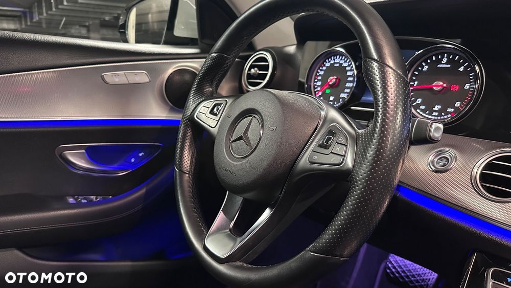 Mercedes-Benz Klasa E 220 d Business Edition 9G-TRONIC - 38