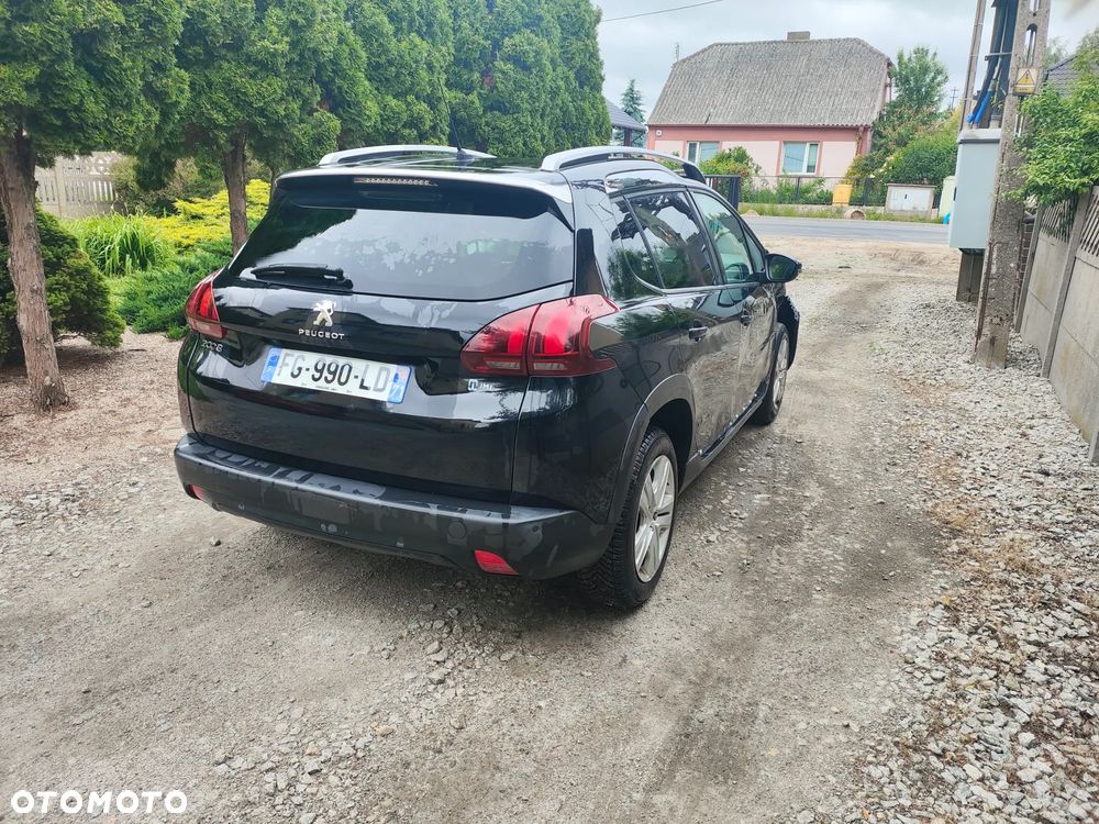 Peugeot 2008 BlueHDi 100 STOP & START Signature - 4