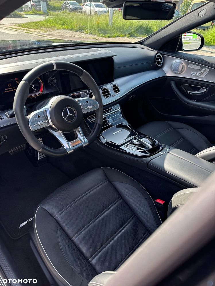 Mercedes-Benz Klasa E AMG 63 S 4Matic+ T 9G-TRONIC - 27