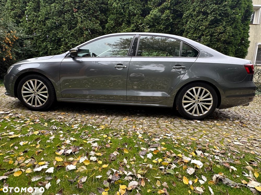 Volkswagen Jetta 2017 photo 3
