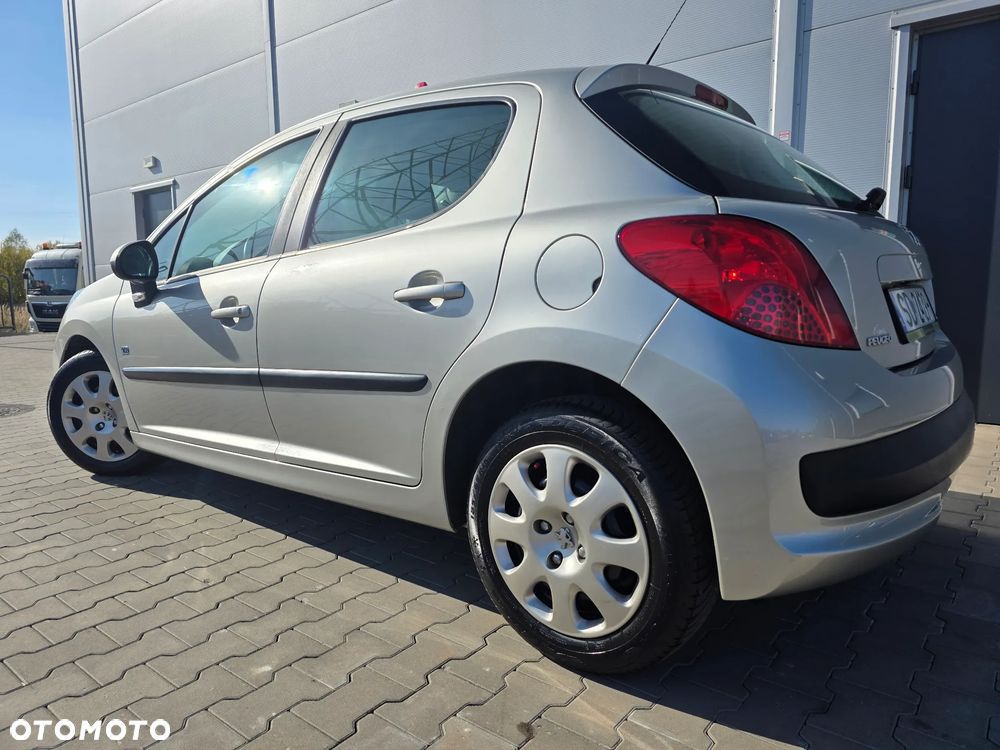 Peugeot 207 - 25