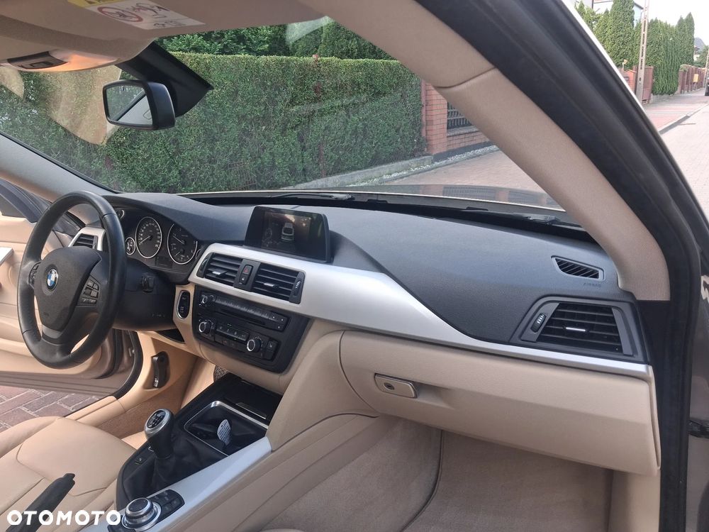 BMW 3GT 318d Luxury Line - 25