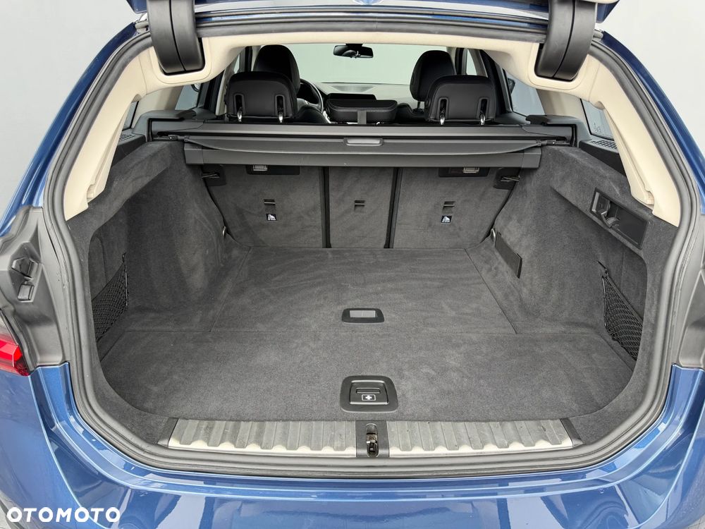 BMW Seria 3 318i - 29