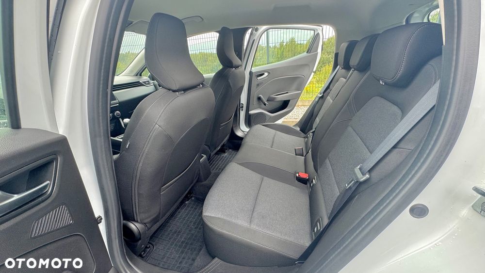 Renault Clio - 11