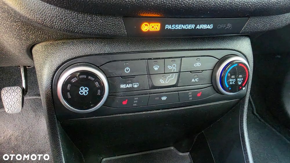 Ford Fiesta 1.1 S&S COOL&CONNECT - 18