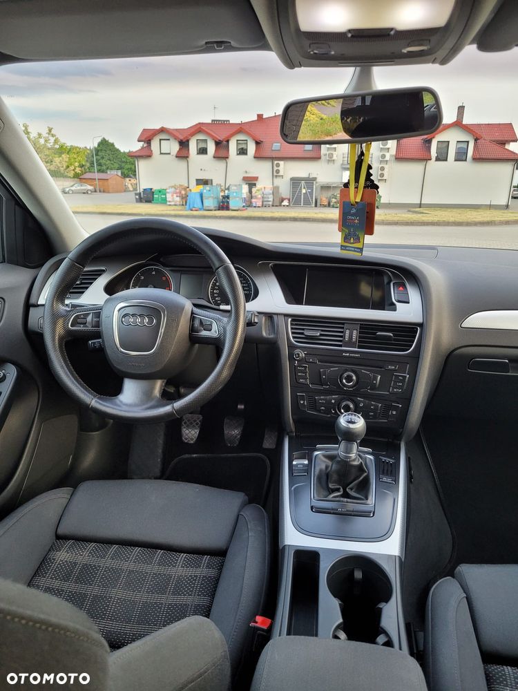 Audi A4 Avant 2.0 TDI Quattro - 8