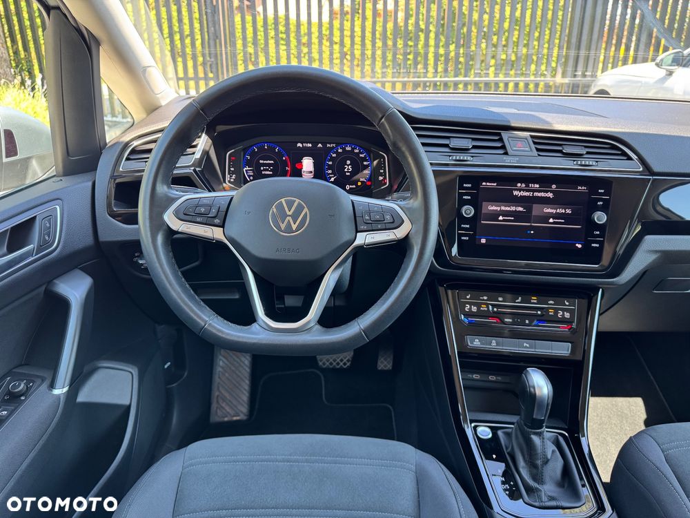Volkswagen Touran - 21