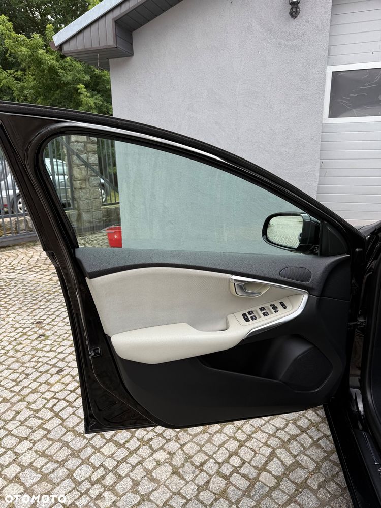 Volvo V40 D3 Geartronic Momentum - 12