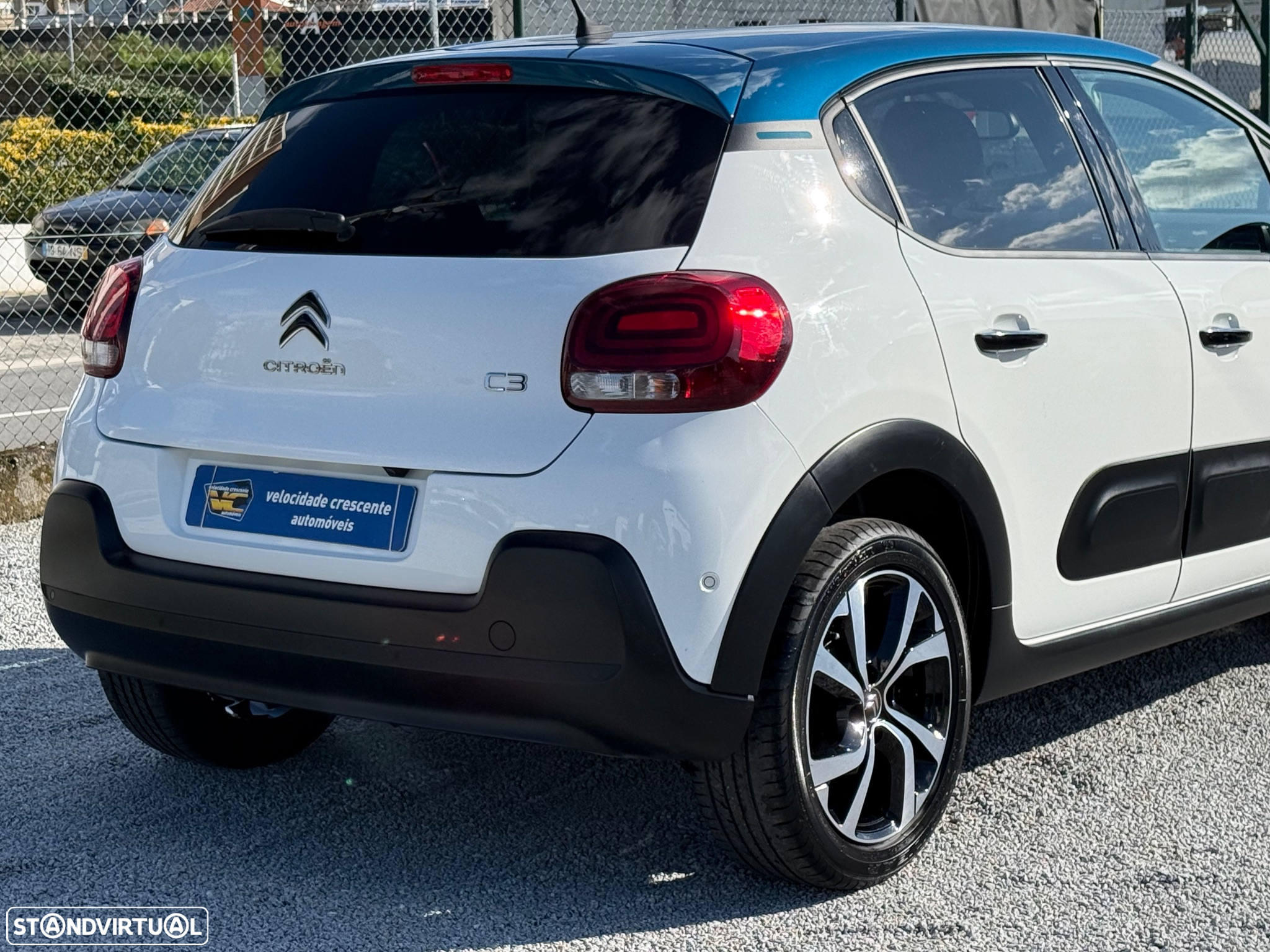 Citroën C3 1.2 PureTech Shine - 10