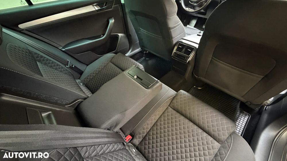 Skoda Superb Combi 2.0 TDI DSG Ambition - 33