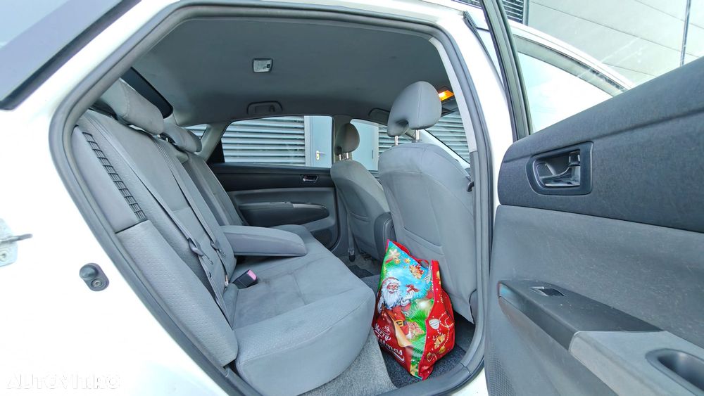 Toyota Prius (Hybrid) Sol - 13