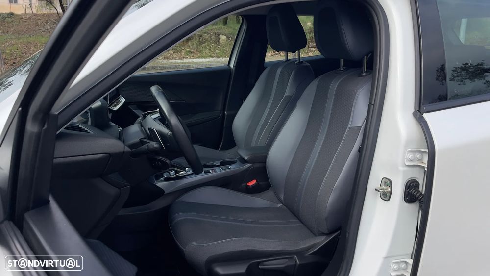 Peugeot 2008 PureTech 130 EAT8 Allure Pack - 12