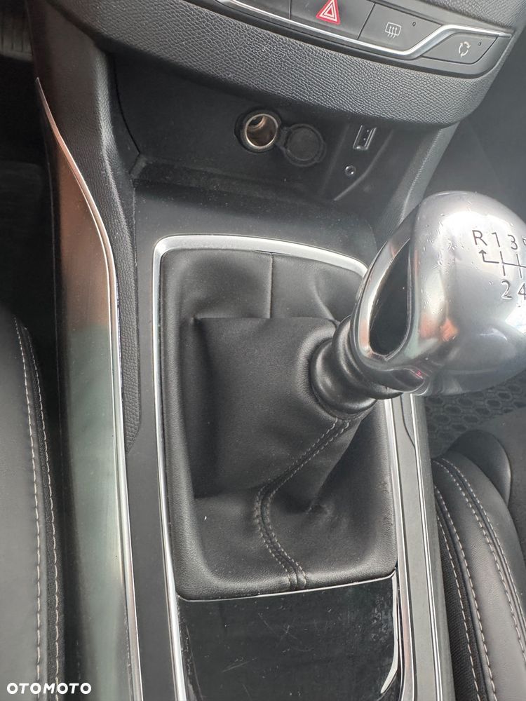 Peugeot 308 1.6 e-HDi Allure S&S - 13