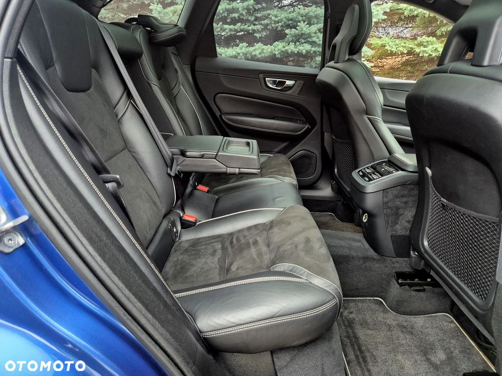 Volvo XC 60 D4 AWD R-Design - 9