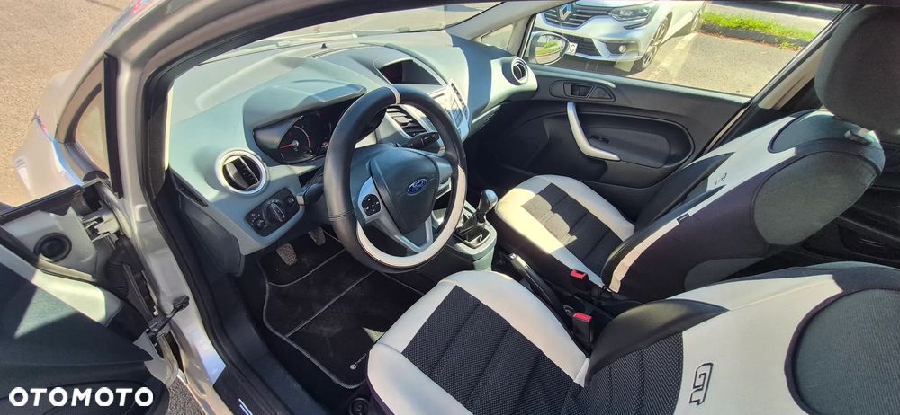Ford Fiesta 1.25 Silver X (Ambiente) - 9