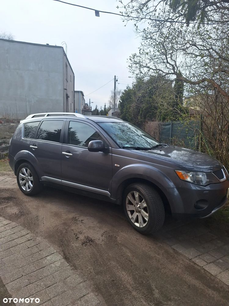 Mitsubishi Outlander 2.0 DID Invite SE - 1