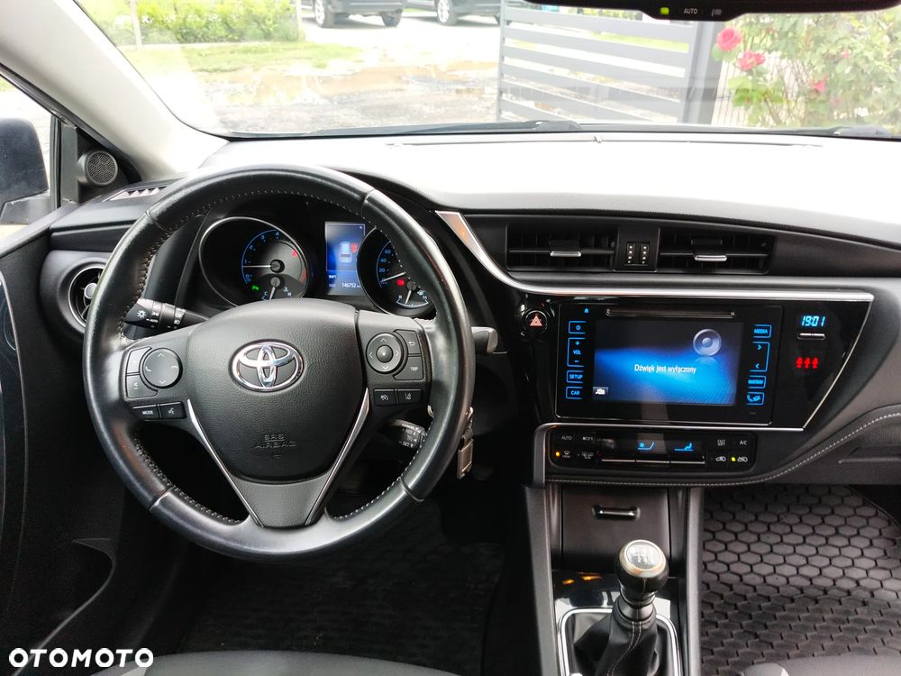 Toyota Auris 1.6 Selection - 9