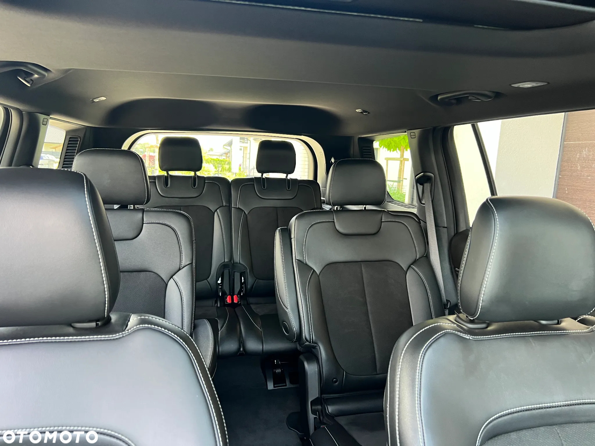Jeep Grand Cherokee - 26