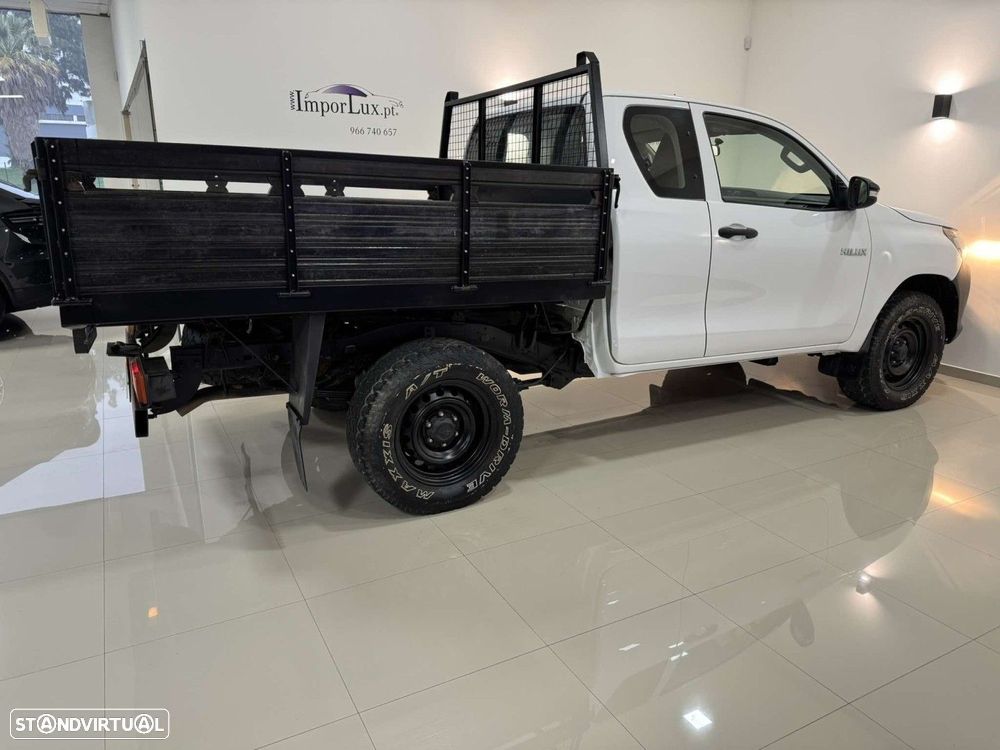 Toyota Hilux 2.4 D-4D 4WD CD CH - 2
