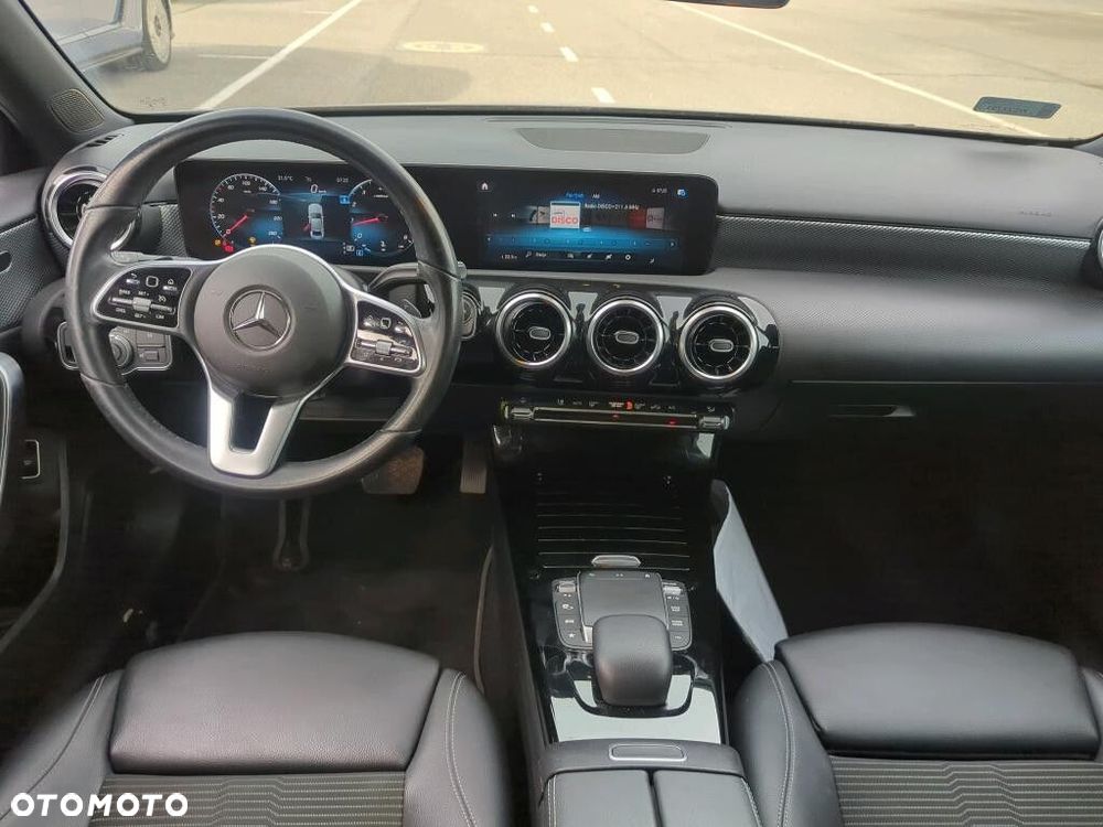 Mercedes-Benz Klasa A 180 Progressive 7G-DCT - 9