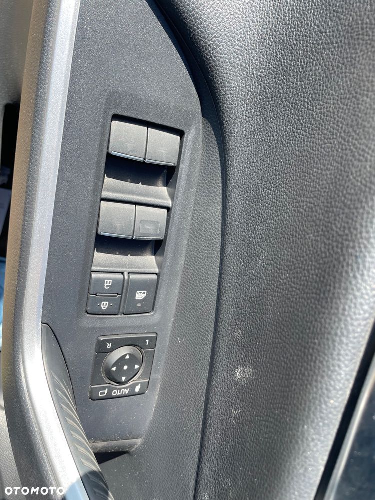 Toyota RAV4 - 10