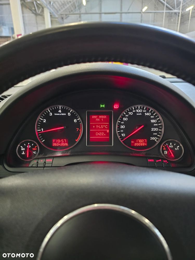 Audi A4 Limousine - 7