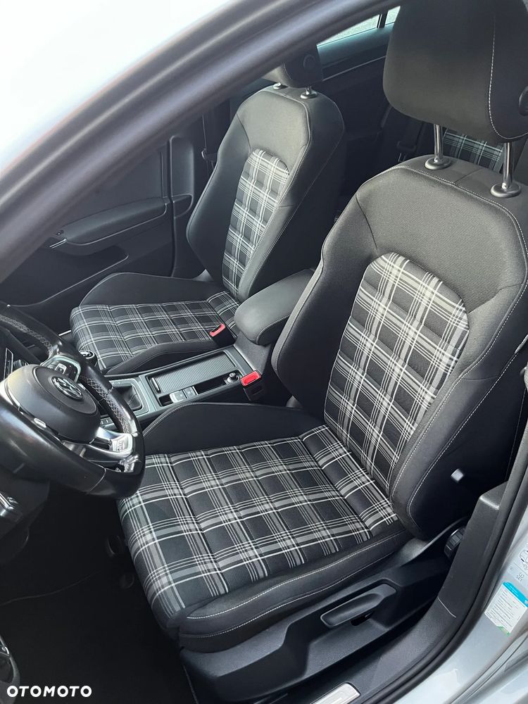 Volkswagen Golf GTD (BlueMotion Technology) - 22