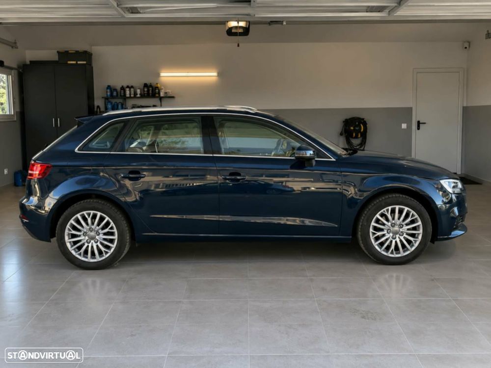Audi A3 Sportback - 1
