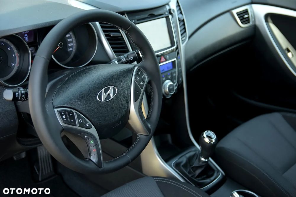 Hyundai i30 1.6 Premium - 28