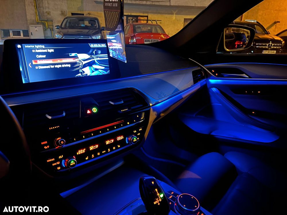 BMW Seria 5 530i Aut. Luxury Line - 22