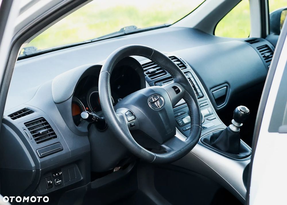 Toyota Auris 1.4 D-4D Edition - 10