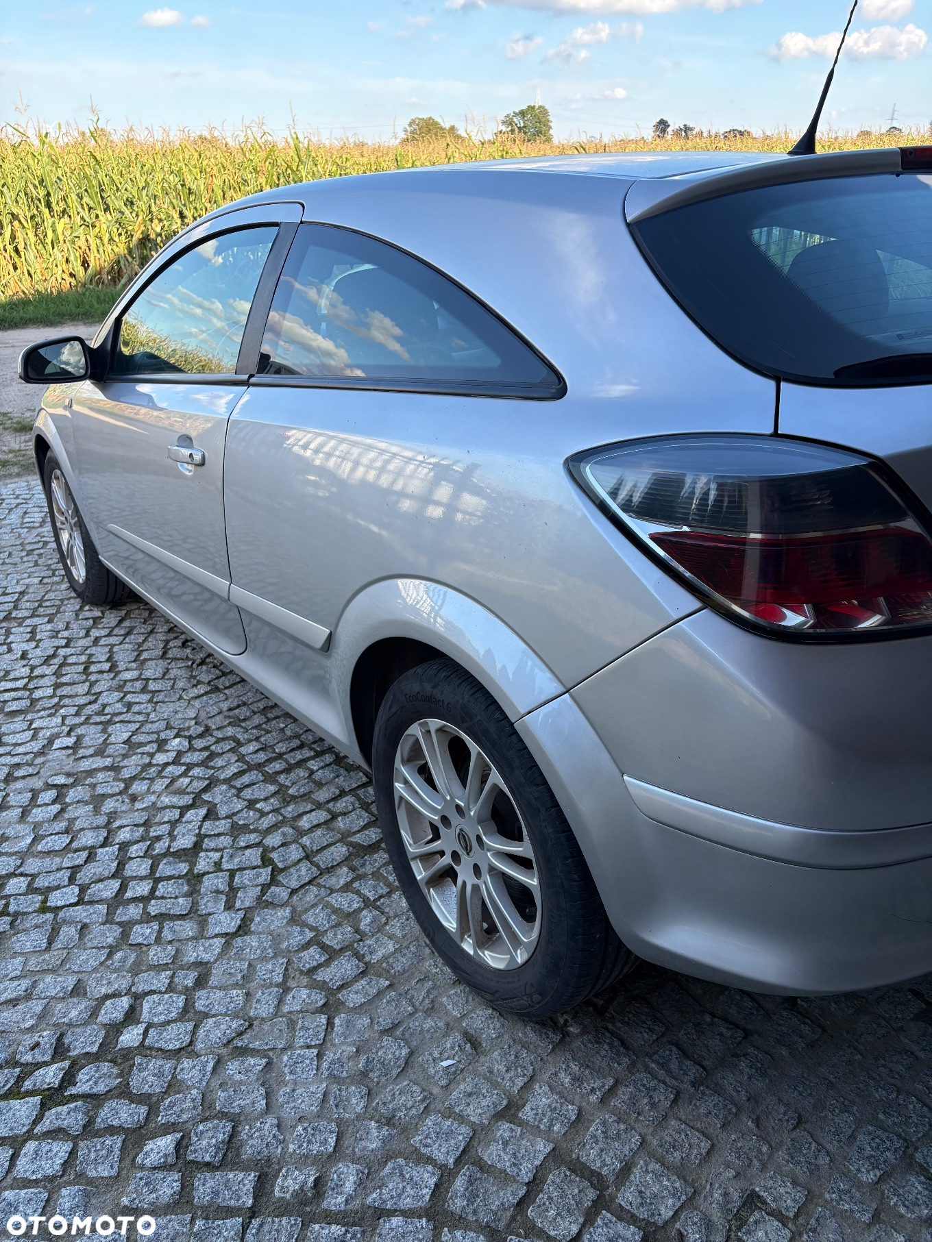 Opel Astra GTC 1.7 CDTI DPF - 4