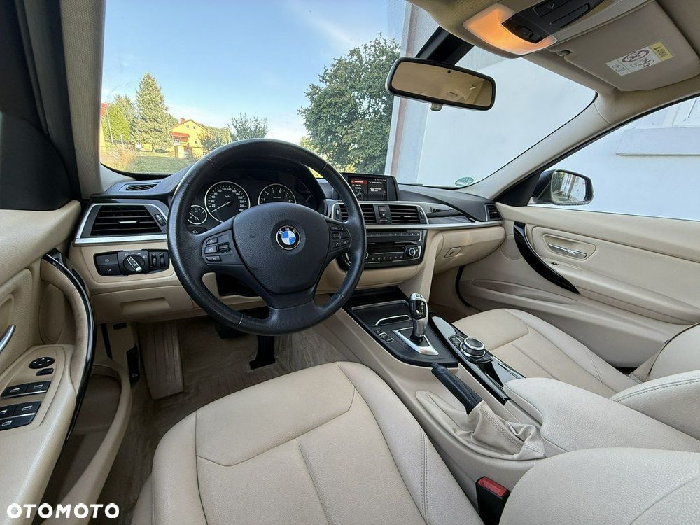 BMW Seria 3 320i Luxury Line - 11