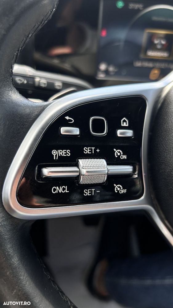 Mercedes-Benz GLA 250 8G-DCT Progressive - 11