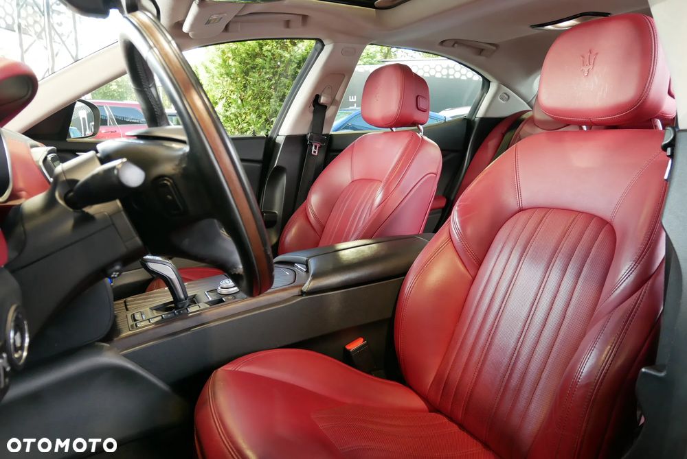 Maserati Ghibli S - 12