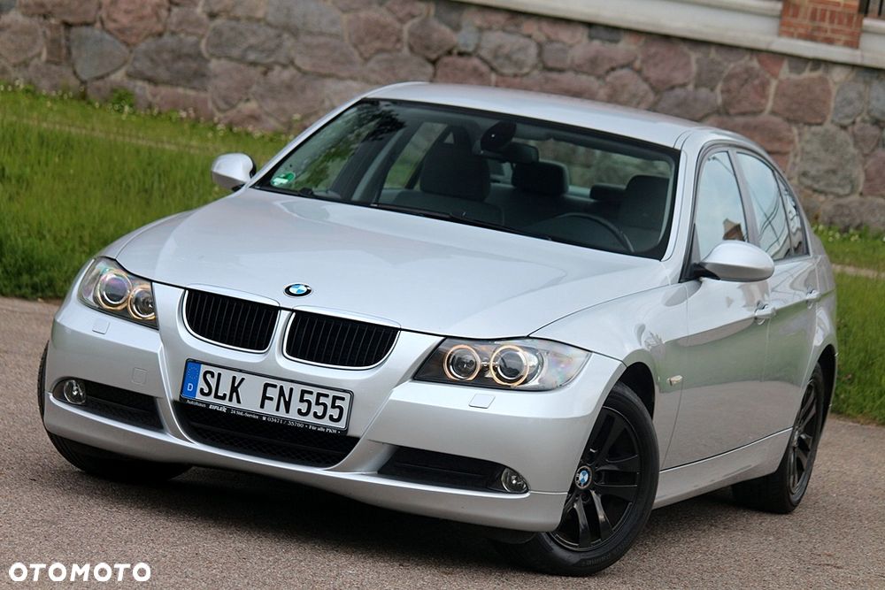 BMW Seria 3 318i Edition Exclusive - 4