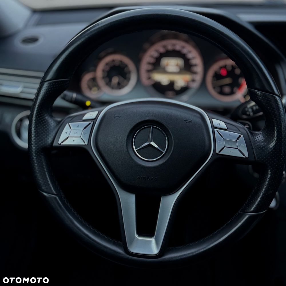 Mercedes-Benz Klasa E - 22