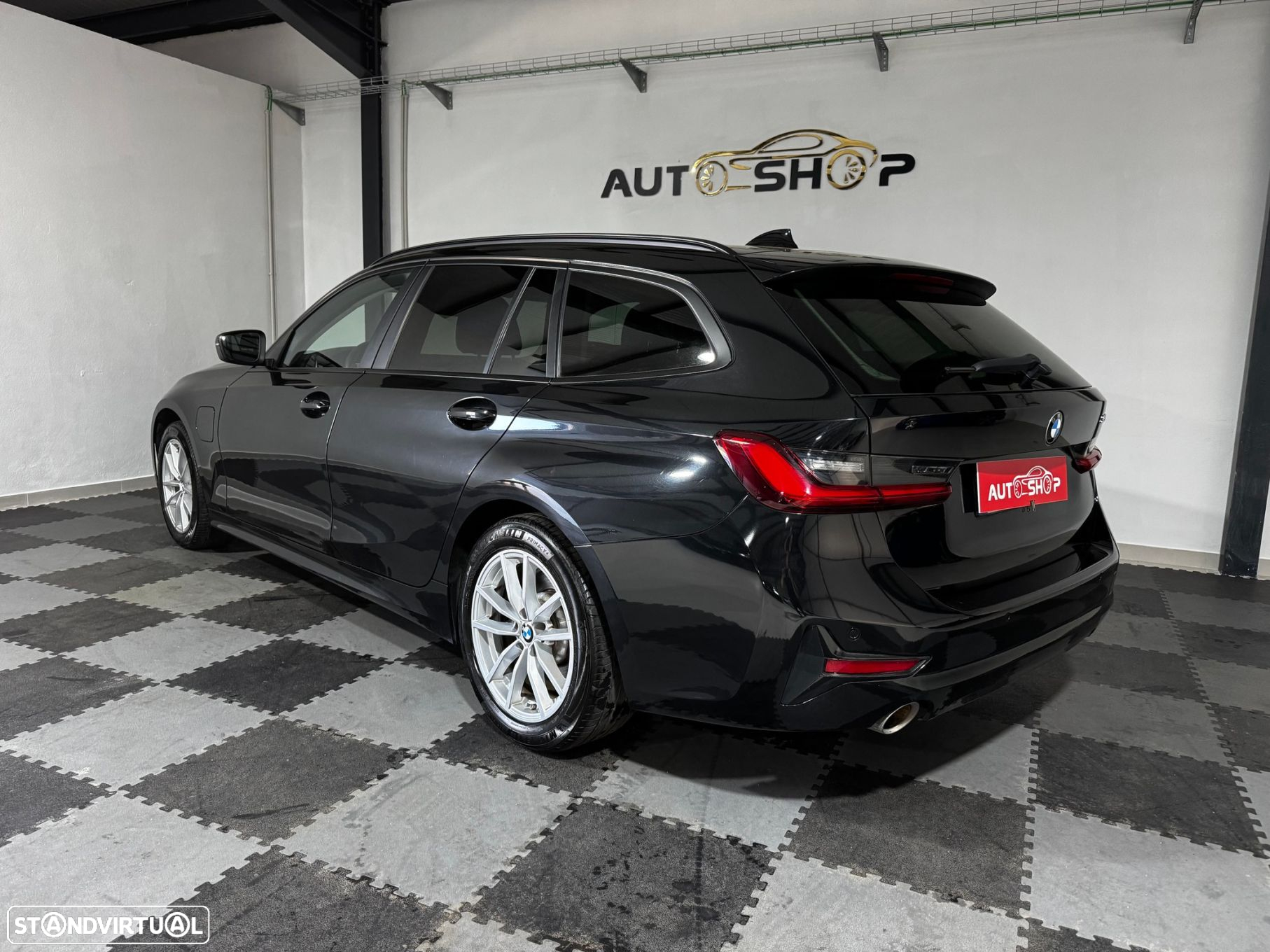 BMW 330 - 16