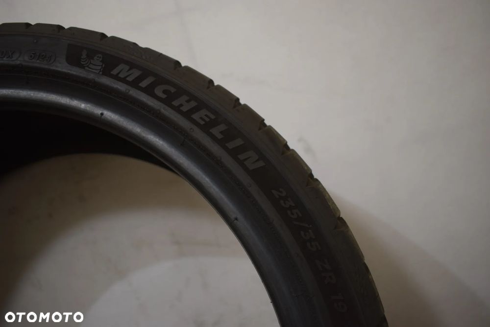 R19 235/35 Michelin Pilot Sport 5 - 6