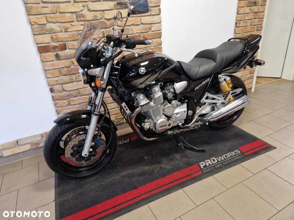 Yamaha XJR - 7