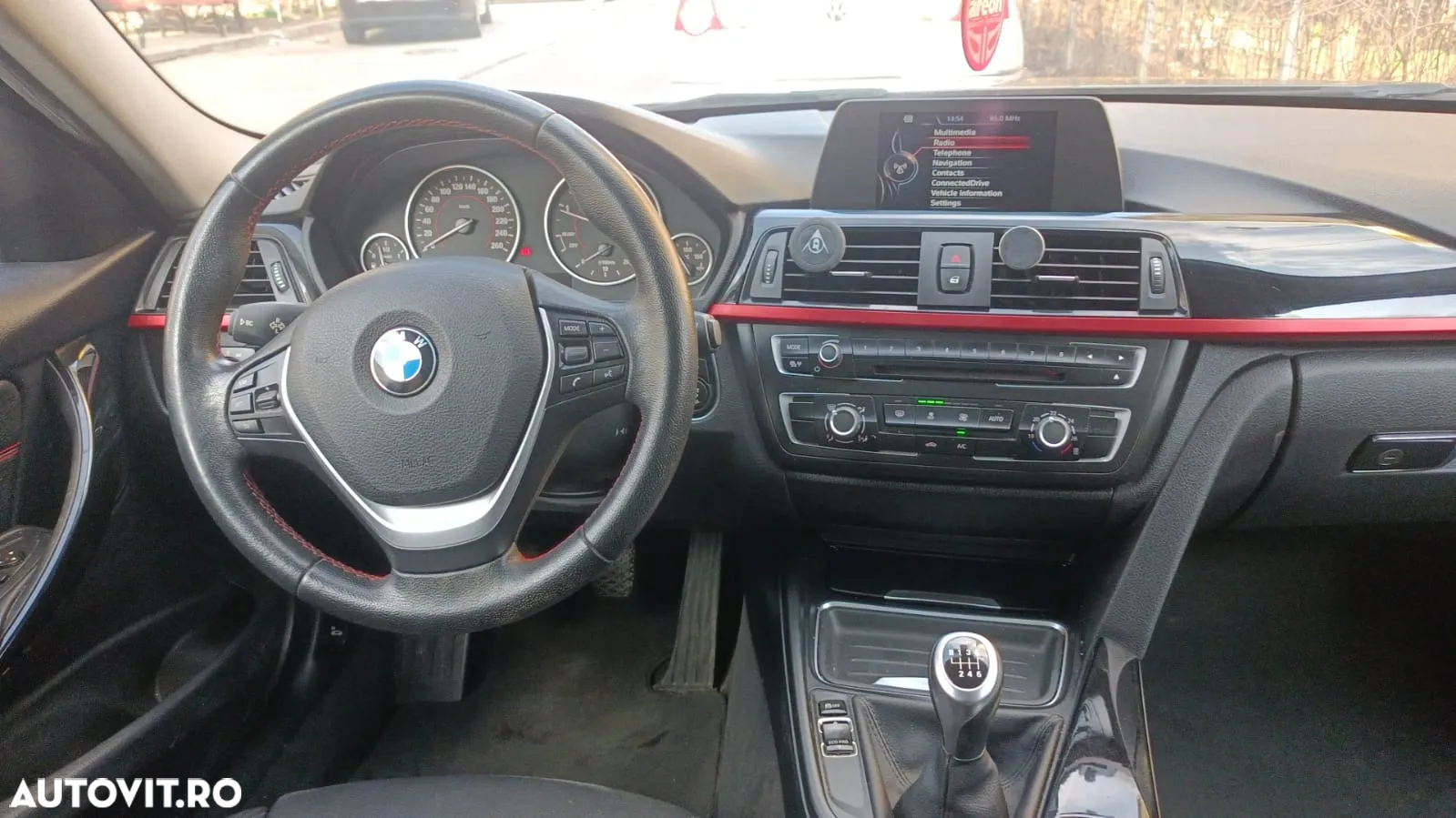 BMW Seria 3 318d Touring Sport Line - 6