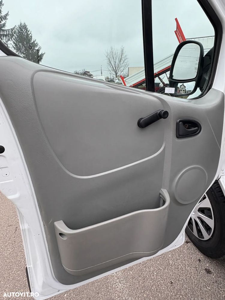 Renault Trafic 2.0 dCi 115 Combi L2H1 - 22