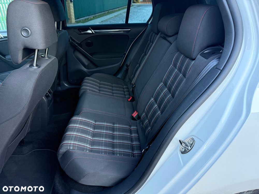 Volkswagen Golf 2.0 GTI - 28