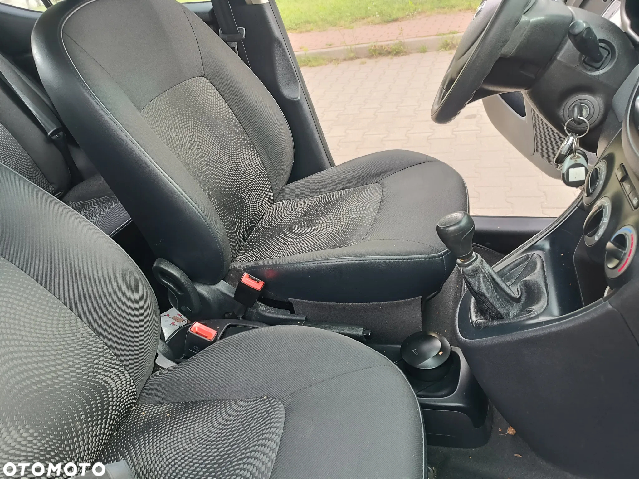 Hyundai i10 - 12