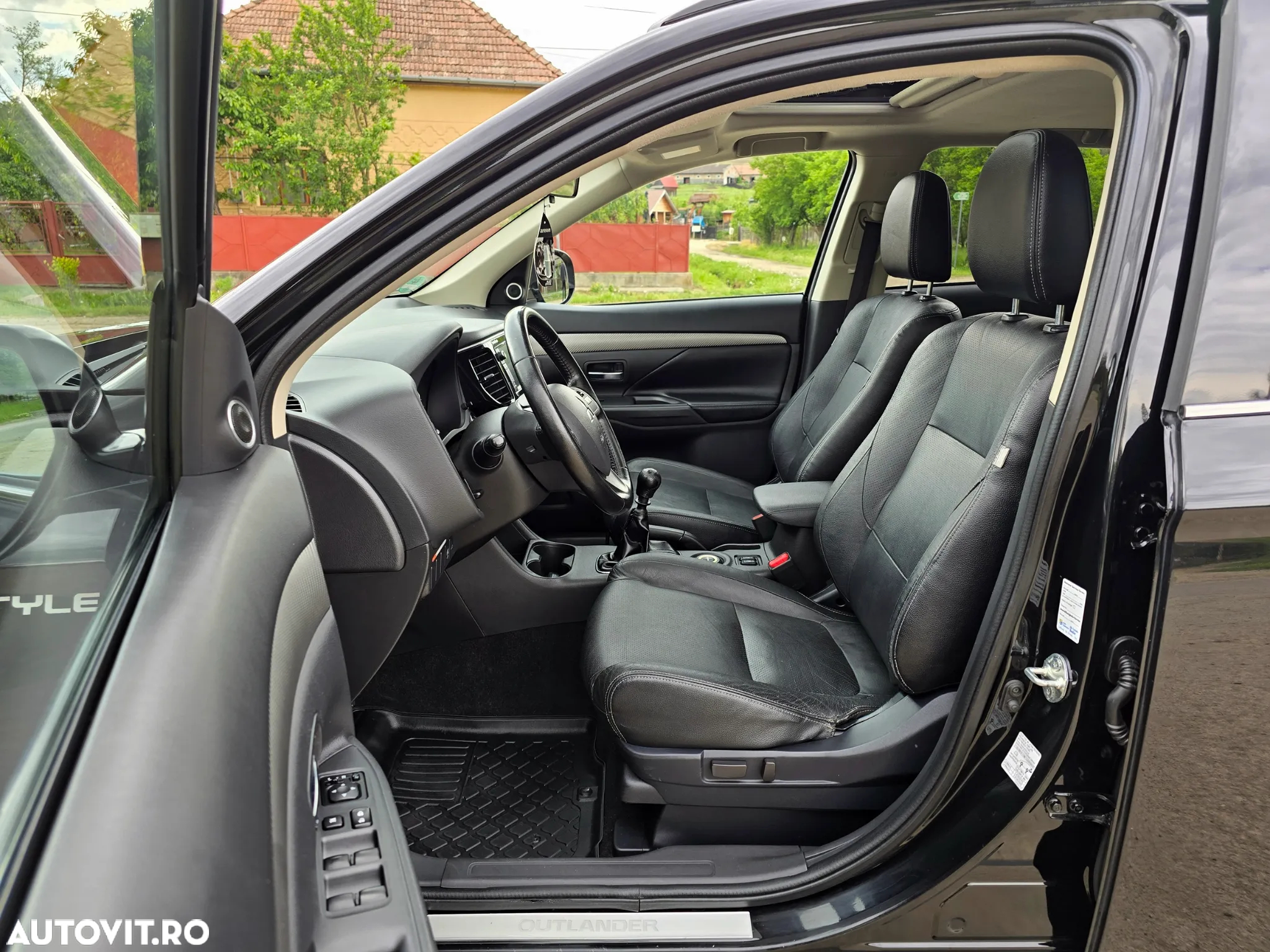 Mitsubishi Outlander 2.2 DI-D 4WD Instyle - 14