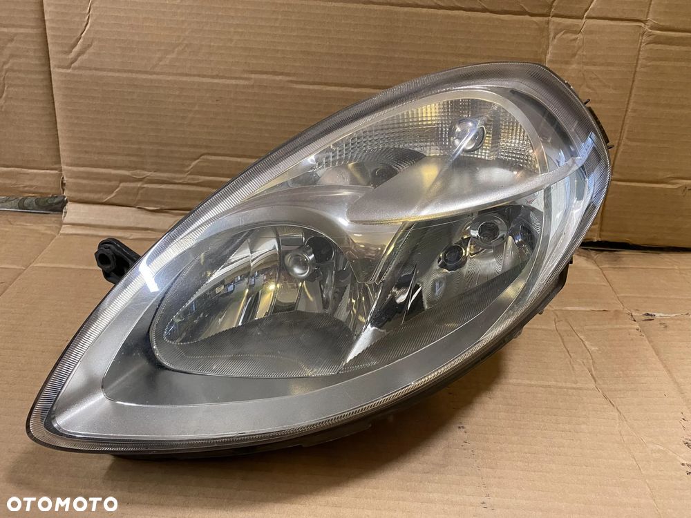 Lampa lewy przód Lancia Ypsilon II lift - 1