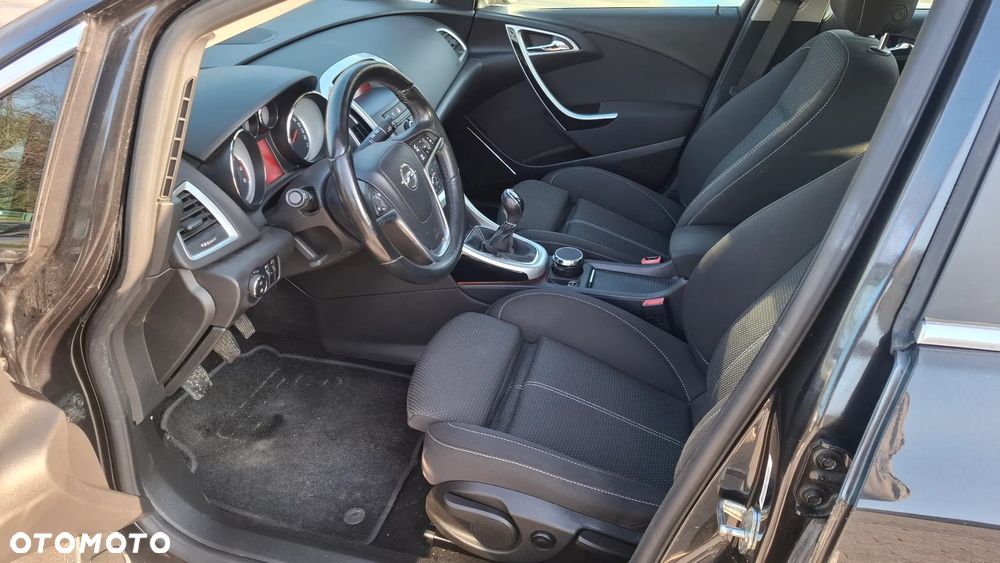 Opel Astra 1.6 Turbo 150 Jahre - 8