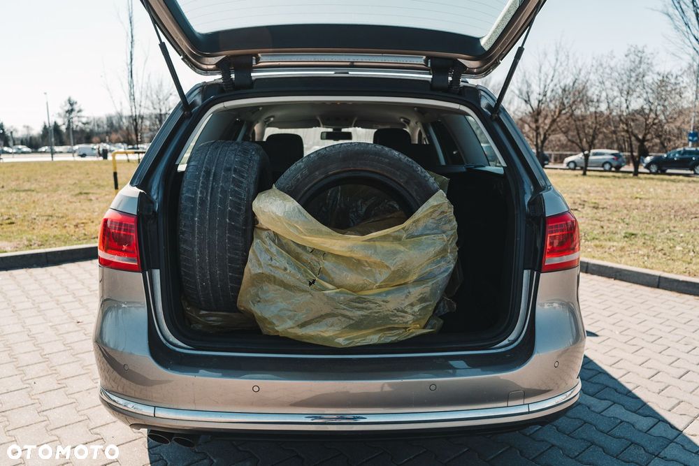 Volkswagen Passat 2.0 TDI Comfortline - 21